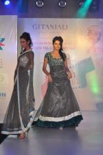 Model walks for Manali Jagtap Show at Global Magazine- Sultan Ahmed tribute fashion show on 15th Aug 2012 (234).JPG